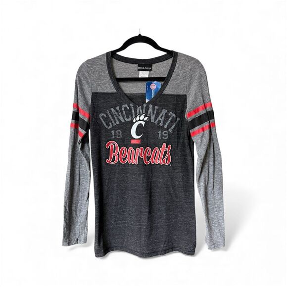 University of Cincinnati Long Sleeved V-neck T-shirt Women’s Size Medium NWT - Picture 1 of 4